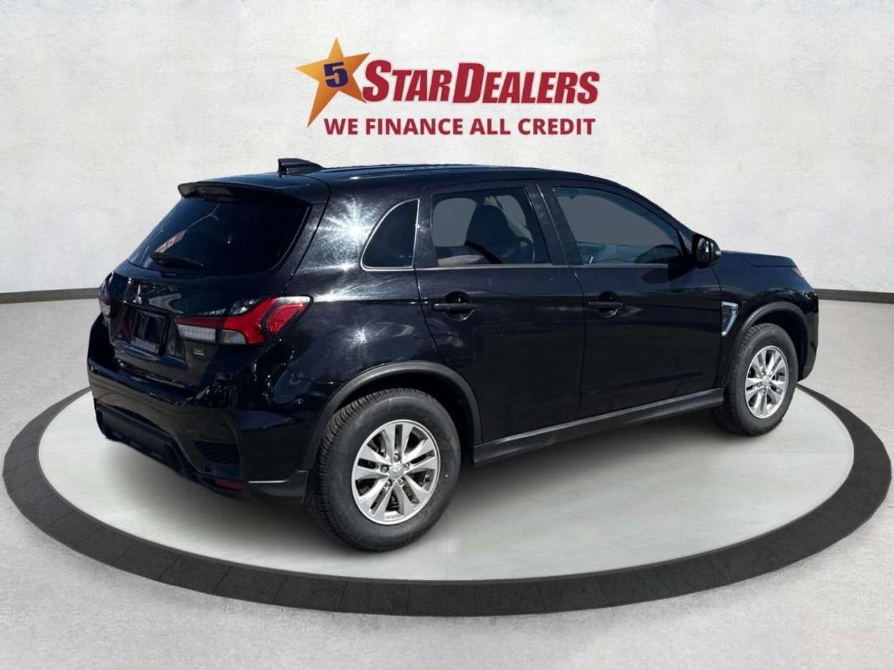 2022 Mitsubishi RVR SE 4x4 HEATED SEATS MINT WE FINANCE ALL CREDIT! Photo