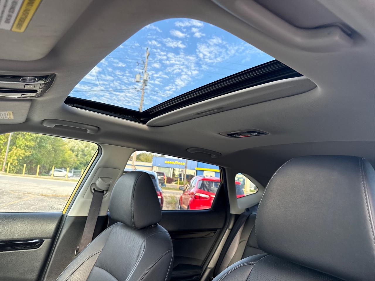 2021 Kia Seltos AWD HEATED SEATS REMOTE START WE FINANCE ALL CREDT Photo