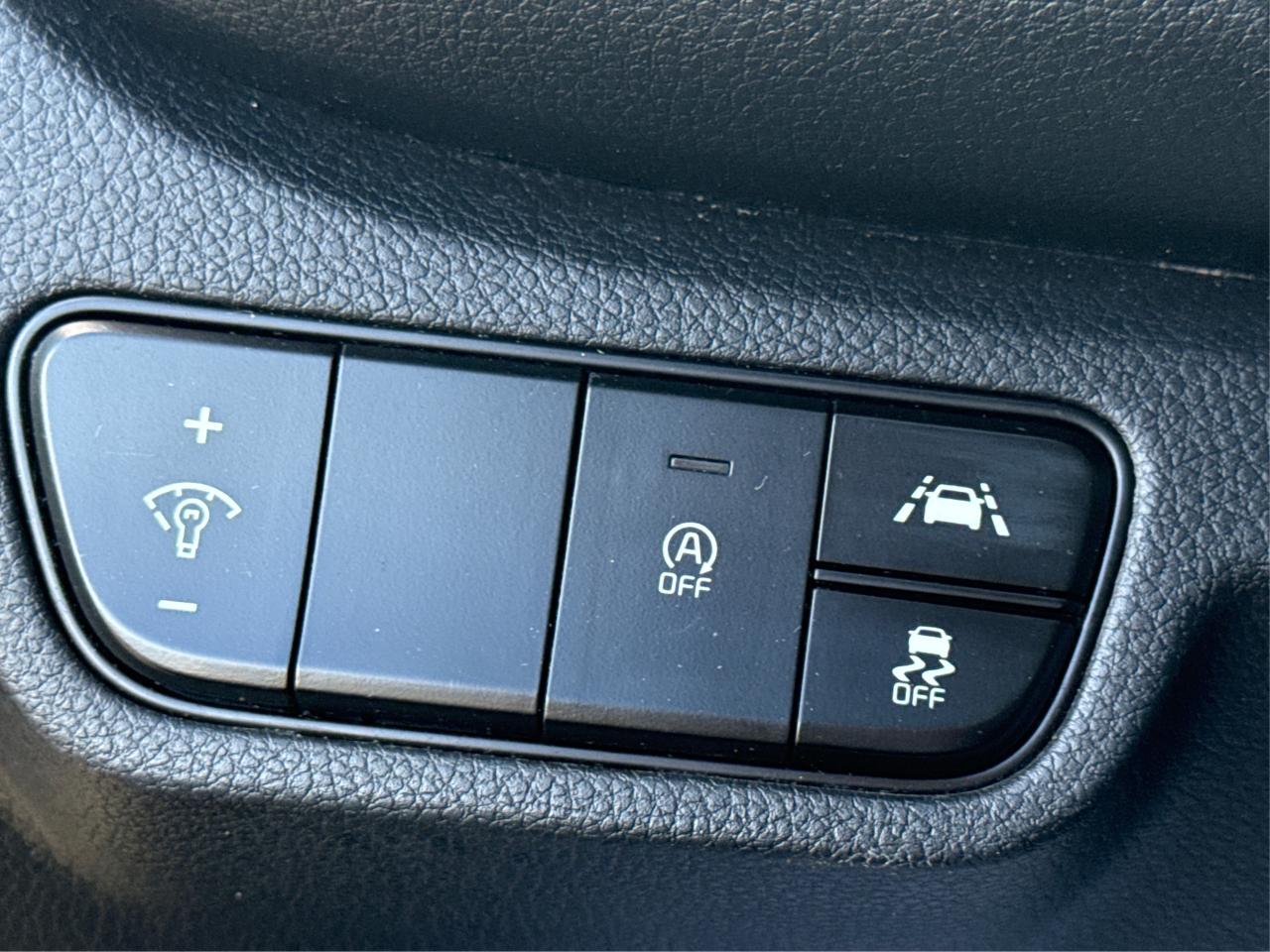 2021 Kia Seltos AWD HEATED SEATS REMOTE START WE FINANCE ALL CREDT Photo