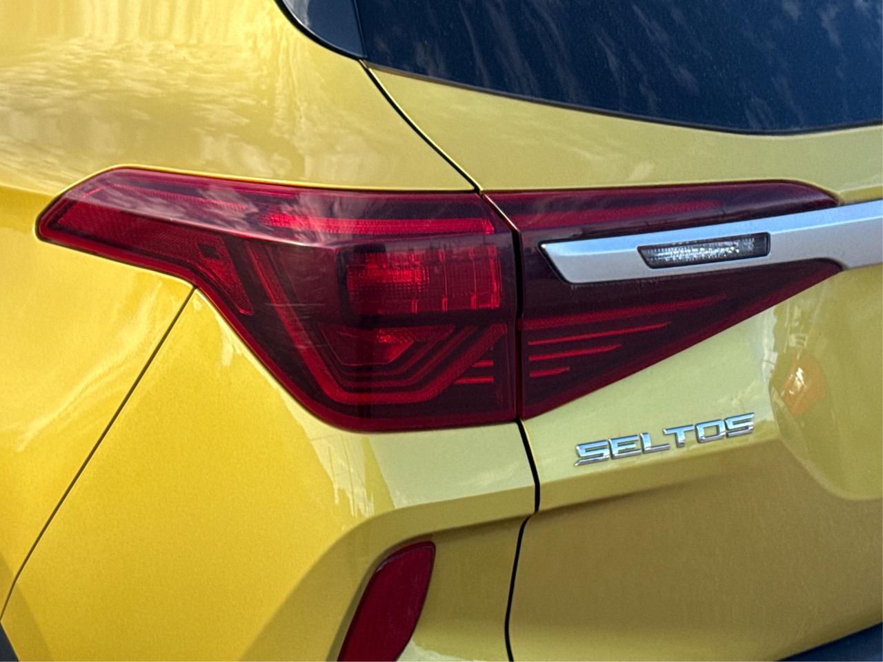 2021 Kia Seltos AWD HEATED SEATS REMOTE START WE FINANCE ALL CREDT Photo