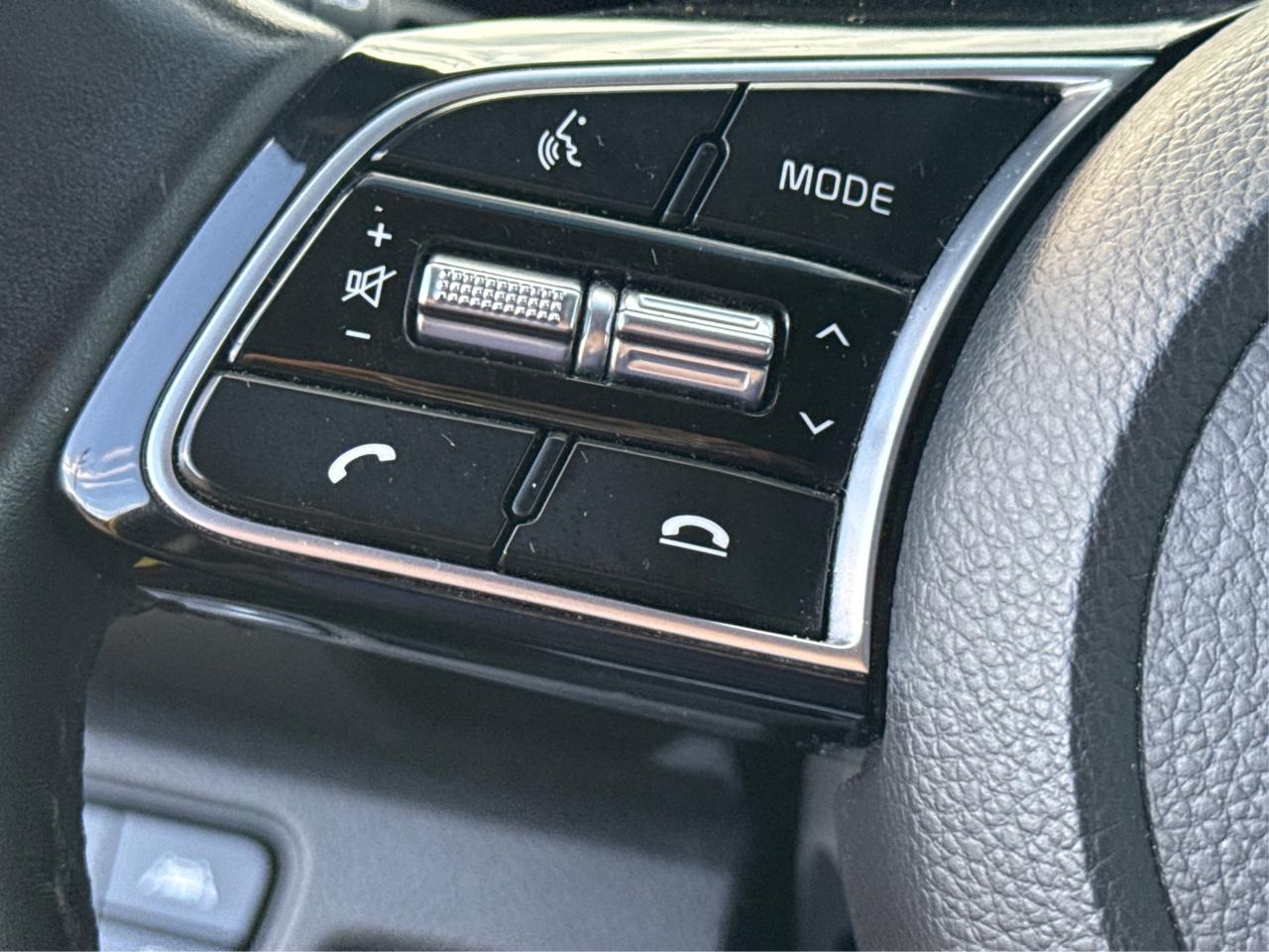 2021 Kia Seltos AWD HEATED SEATS REMOTE START WE FINANCE ALL CREDT Photo