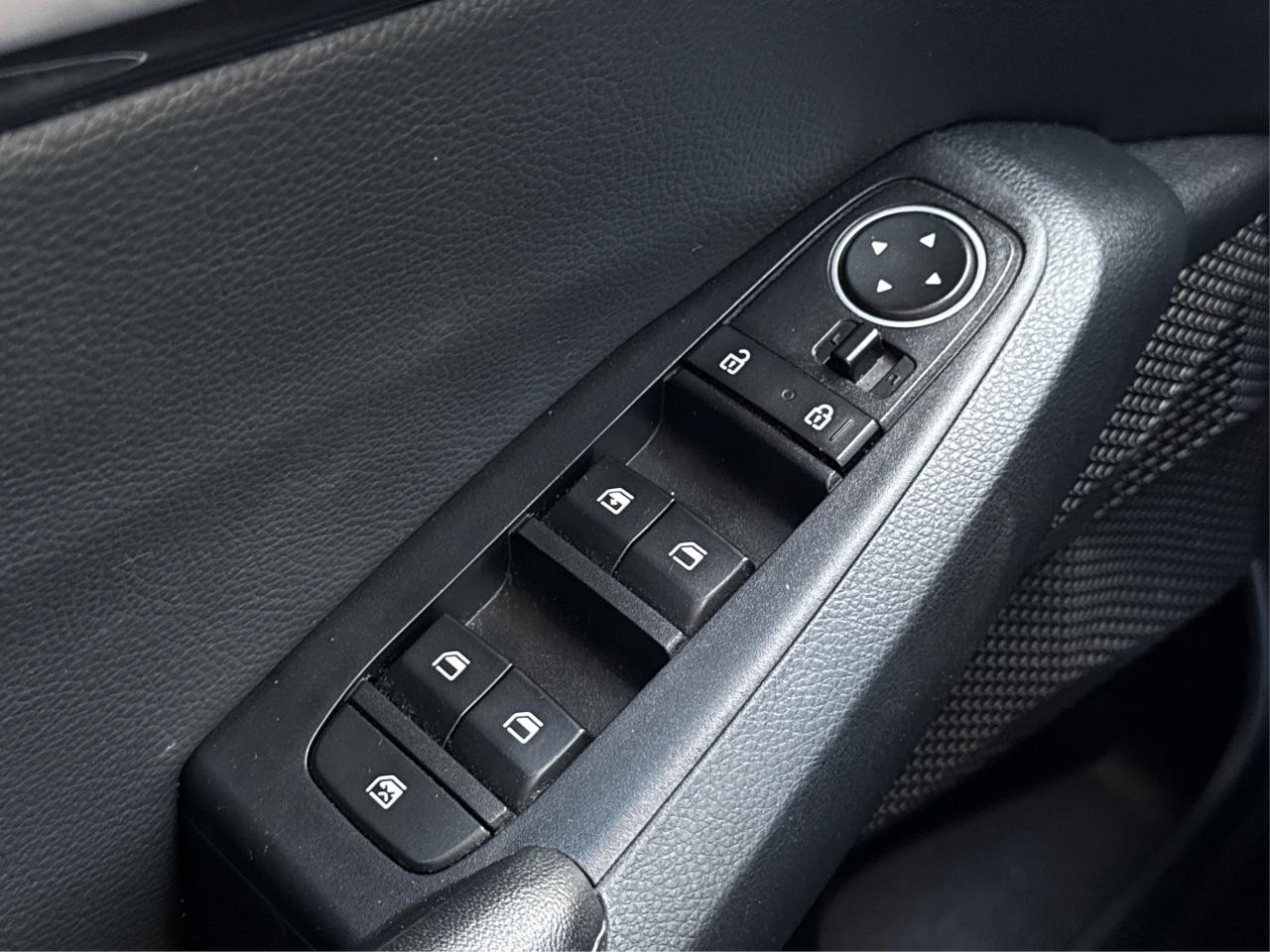 2021 Kia Seltos AWD HEATED SEATS REMOTE START WE FINANCE ALL CREDT Photo