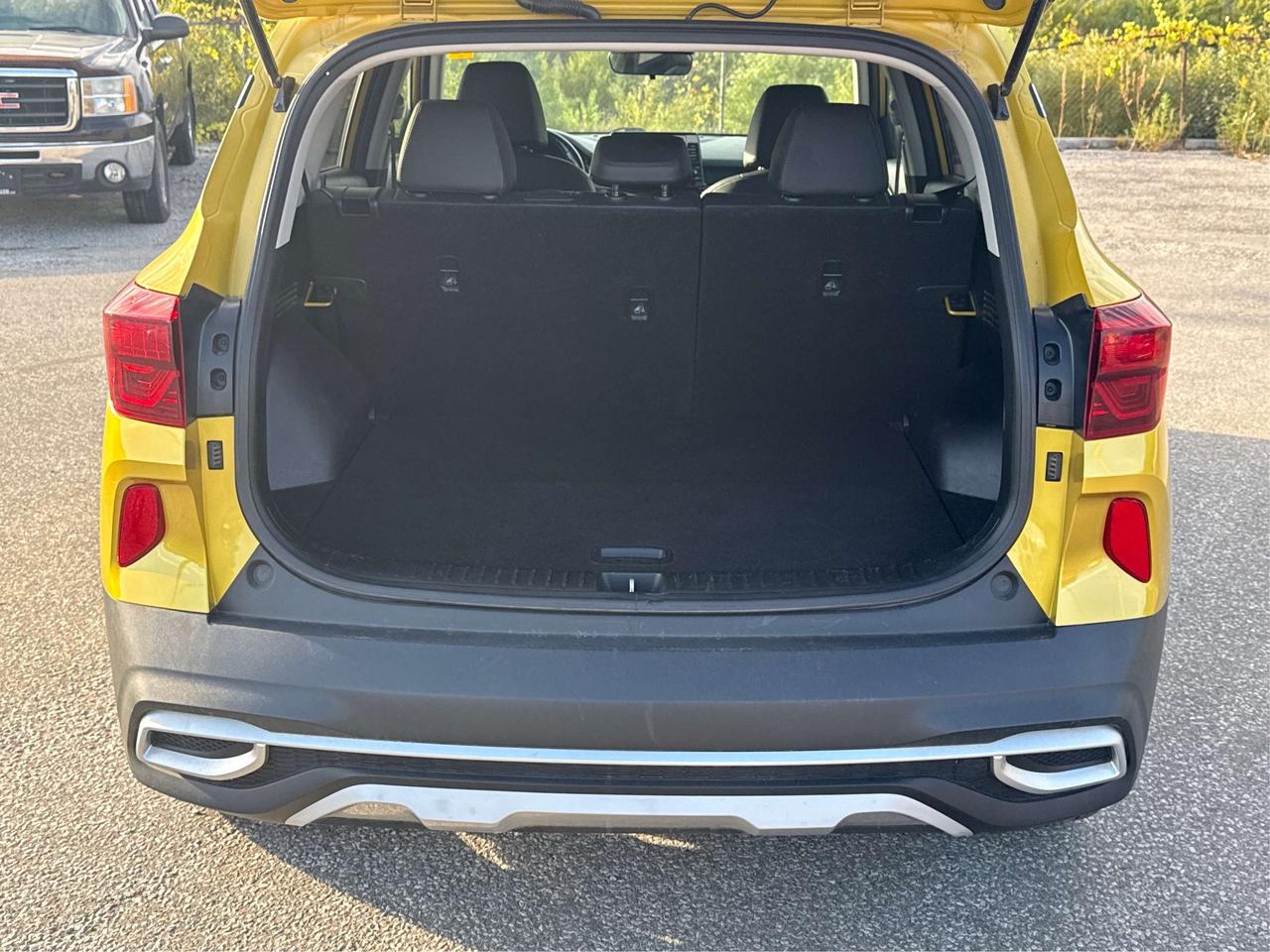 2021 Kia Seltos AWD HEATED SEATS REMOTE START WE FINANCE ALL CREDT Photo