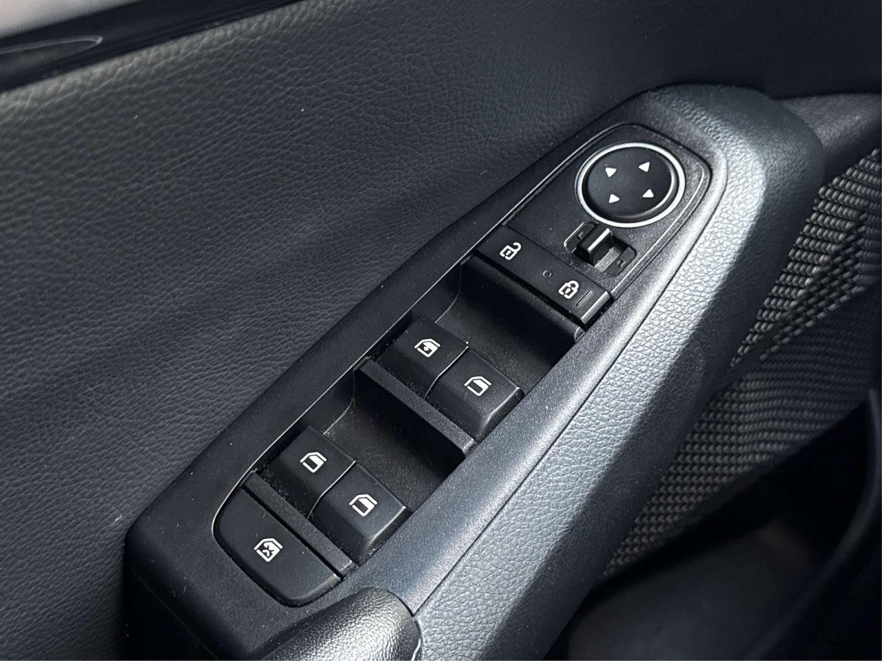 2021 Kia Seltos AWD HEATED SEATS REMOTE START WE FINANCE ALL CREDT Photo