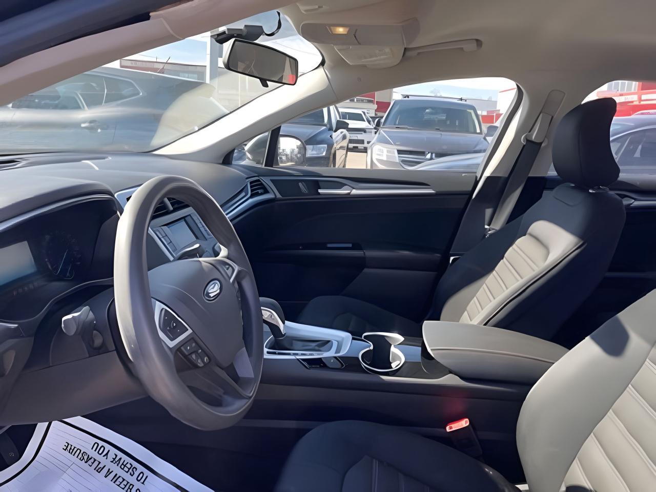 2015 Ford Fusion EXCELLENT CONDITION! ! WE FINANCE ALL CREDIT Photo