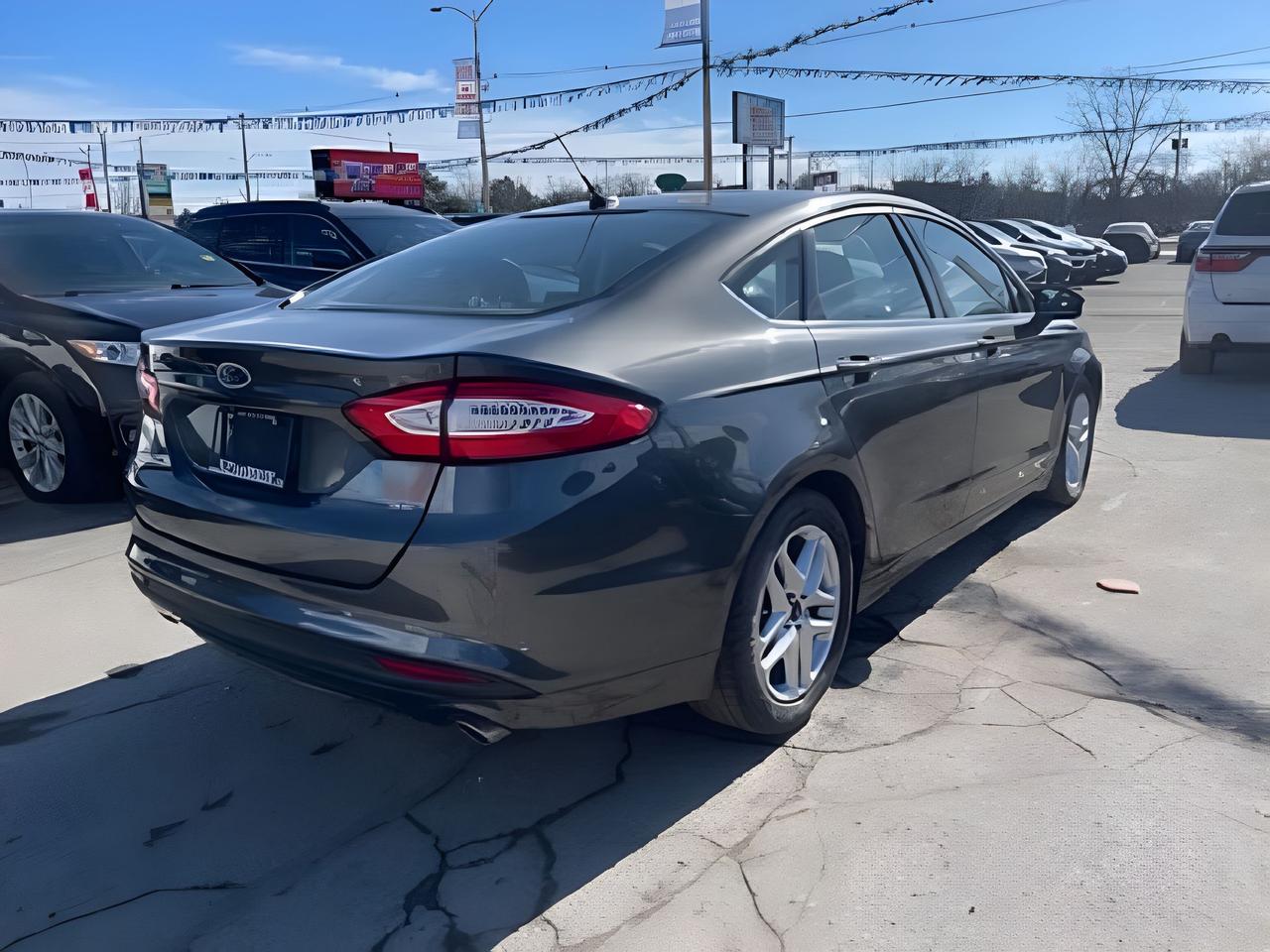 2015 Ford Fusion EXCELLENT CONDITION! ! WE FINANCE ALL CREDIT Photo