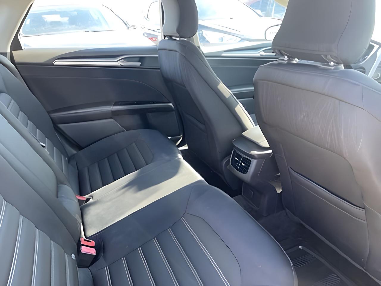 2015 Ford Fusion EXCELLENT CONDITION! ! WE FINANCE ALL CREDIT Photo