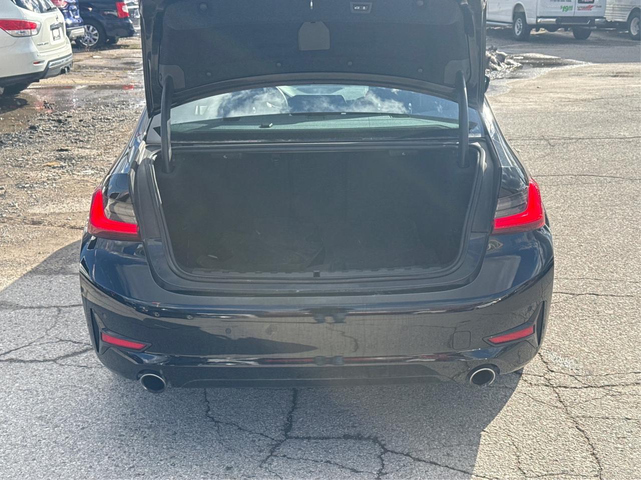 2020 BMW 3 Series AWD NAV LEATHER SUNROOF WE FINANCE ALL CREDIT! Photo