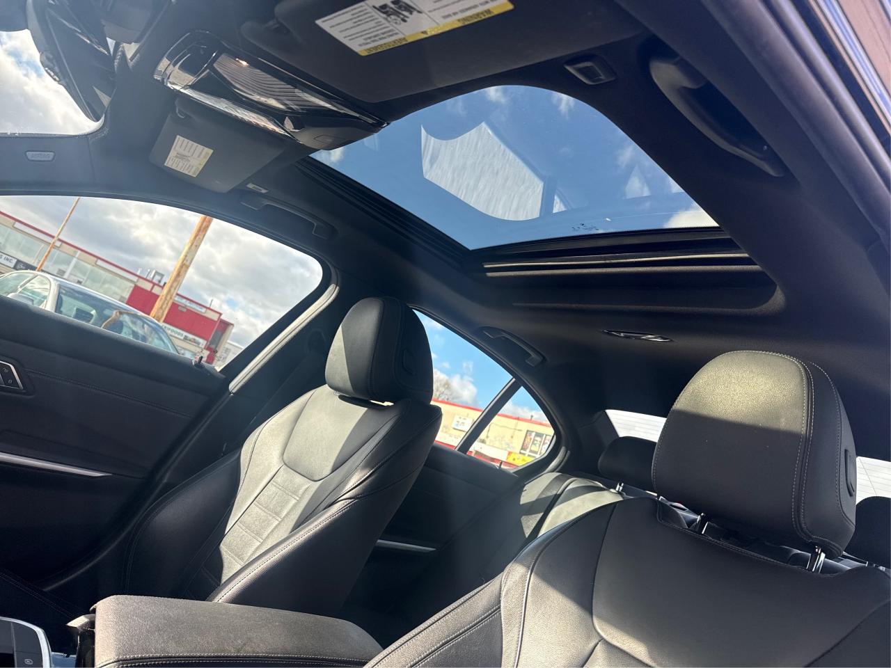 2020 BMW 3 Series AWD NAV LEATHER SUNROOF WE FINANCE ALL CREDIT! Photo