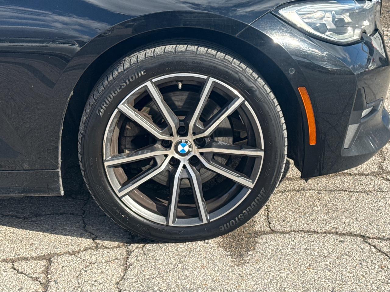 2020 BMW 3 Series AWD NAV LEATHER SUNROOF WE FINANCE ALL CREDIT! Photo