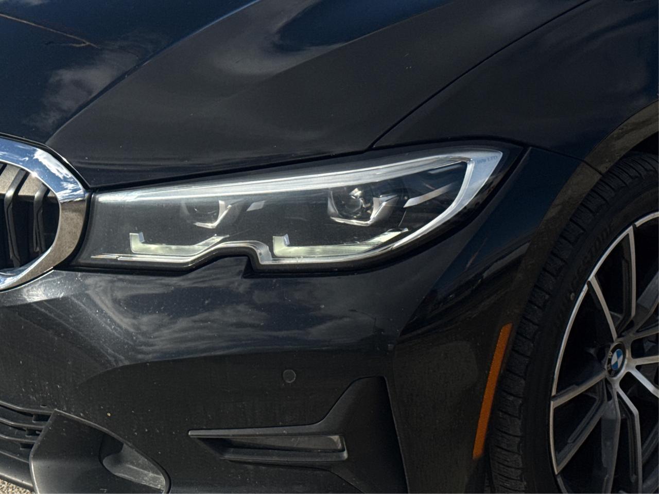 2020 BMW 3 Series AWD NAV LEATHER SUNROOF WE FINANCE ALL CREDIT! Photo