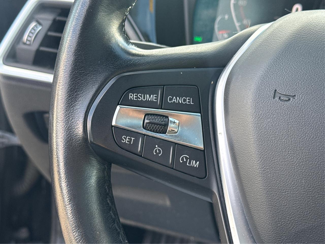 2020 BMW 3 Series AWD NAV LEATHER SUNROOF WE FINANCE ALL CREDIT! Photo