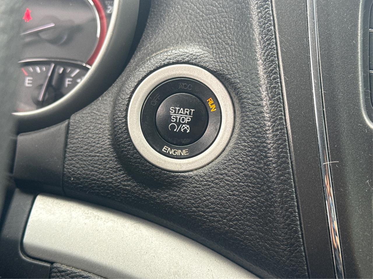 2015 Dodge Journey FWD 4dr Canada Value Pkg WE FINANCE ALL CREDIT! Photo