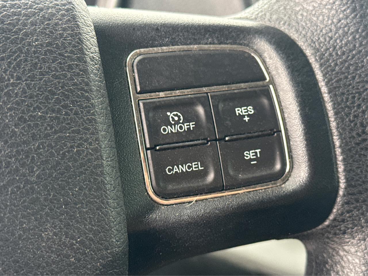 2015 Dodge Journey FWD 4dr Canada Value Pkg WE FINANCE ALL CREDIT! Photo