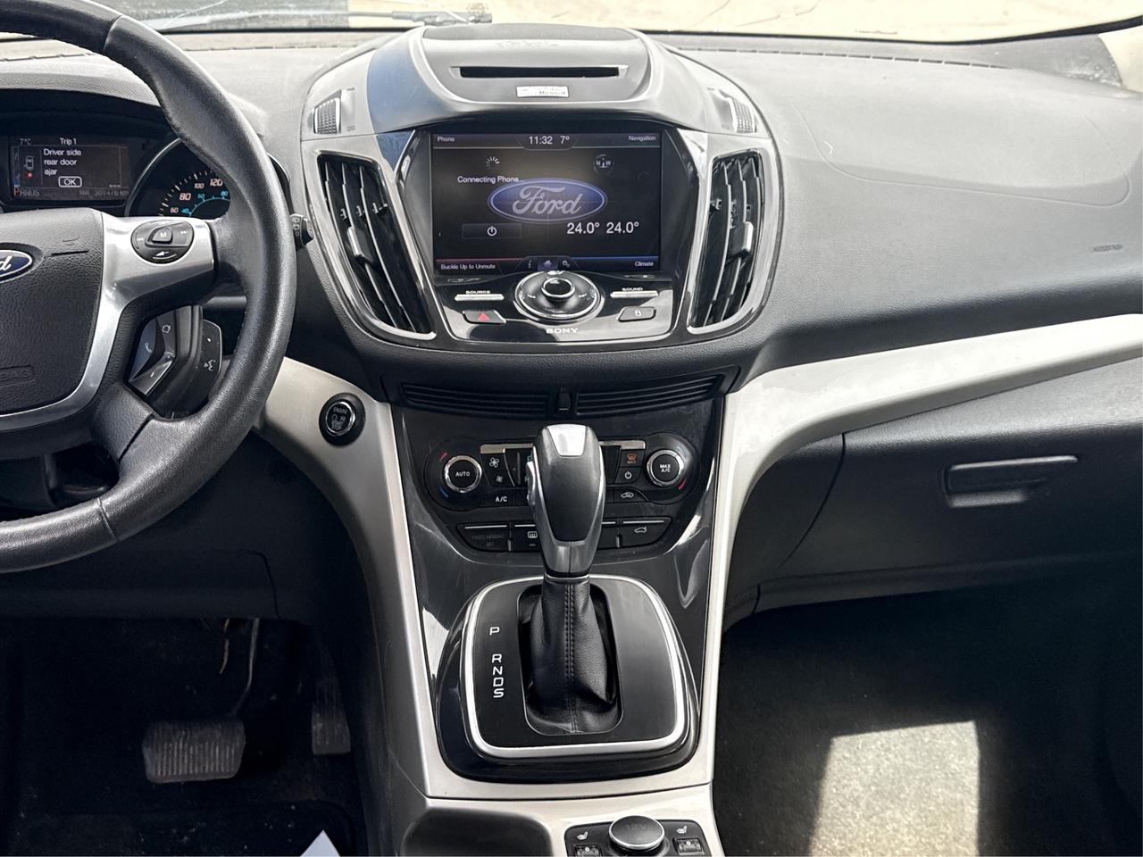 2013 Ford Escape 4WD 4dr SEL WE FINANCE ALL CREDIT 700 + VEHICLES Photo