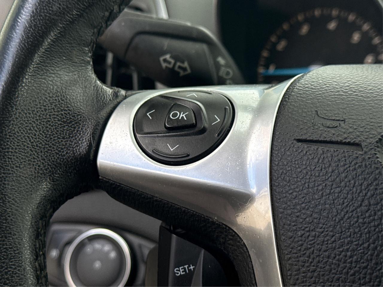 2013 Ford Escape 4WD 4dr SEL WE FINANCE ALL CREDIT 700 + VEHICLES Photo