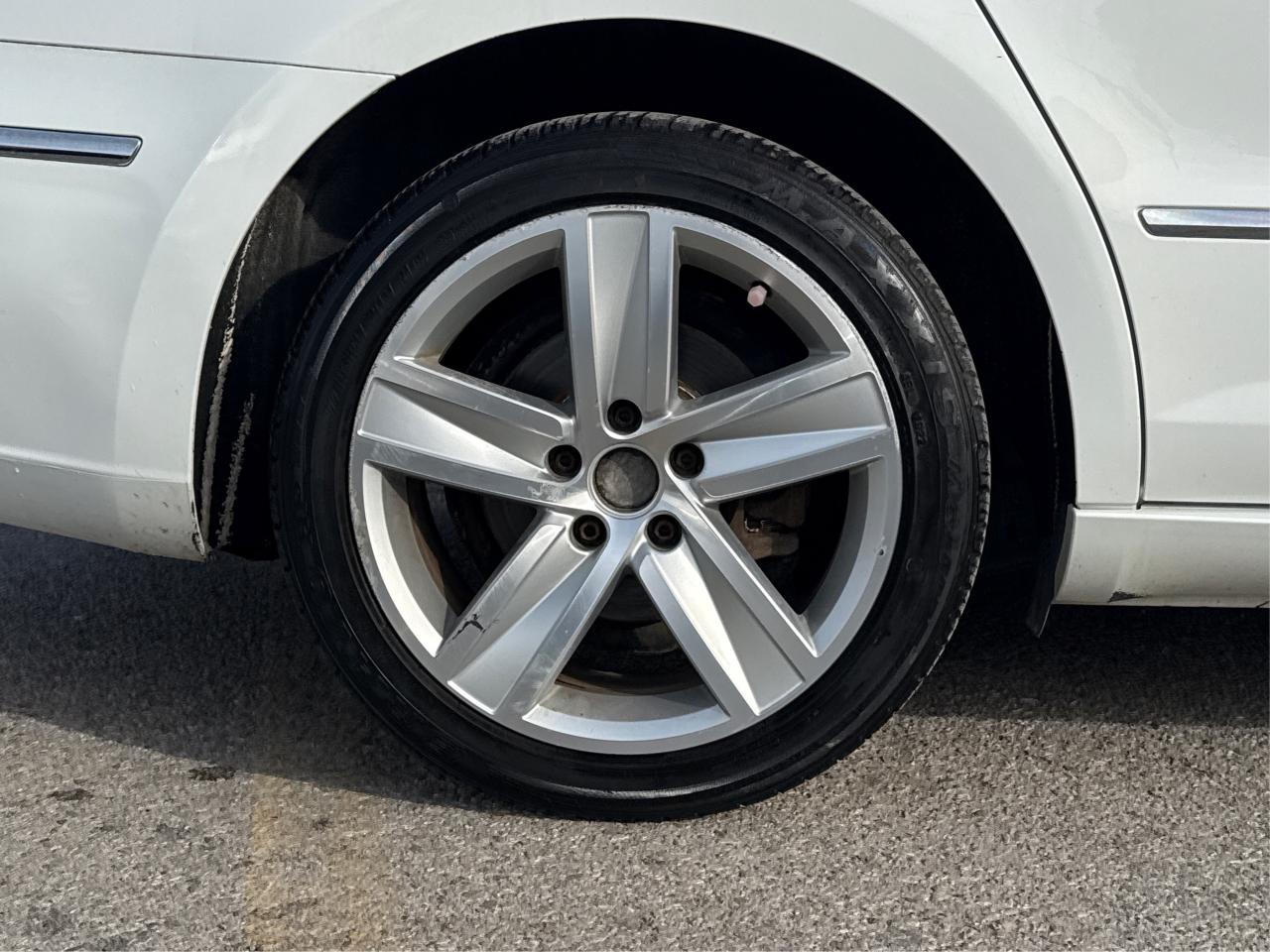 2015 Volkswagen CC LEATHER HEATD SEATS LOADED! WE FINANCE ALL CREDIT! Photo