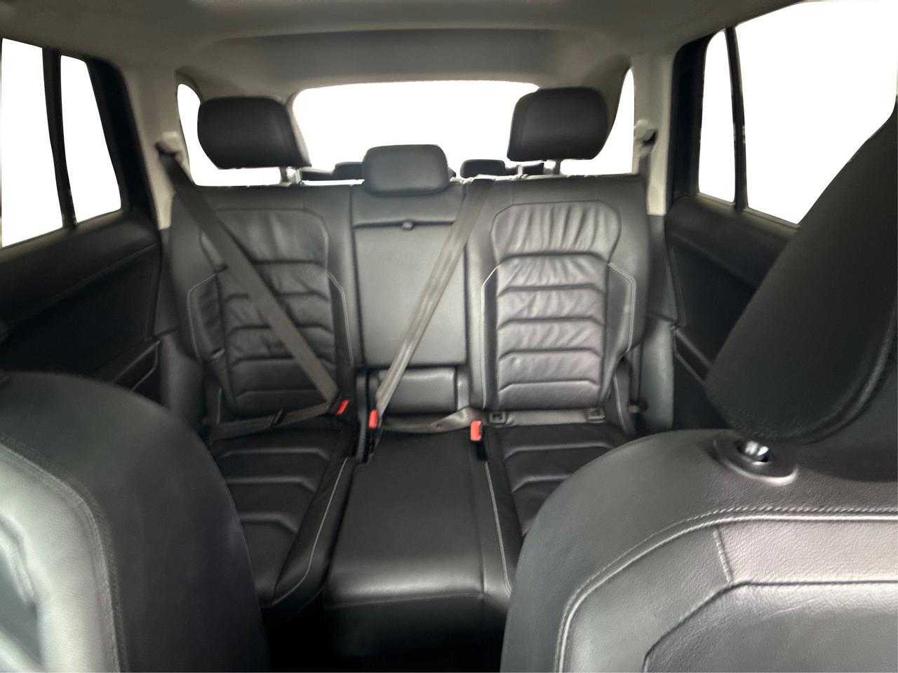 2018 Volkswagen Tiguan 7 PASS SUNROOF  NAV LEATHER WE FINANCE ALL CREDIT! Photo