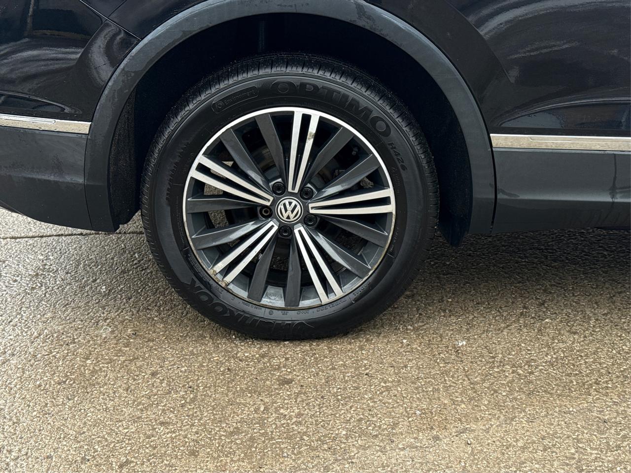 2018 Volkswagen Tiguan 7 PASS SUNROOF  NAV LEATHER WE FINANCE ALL CREDIT! Photo