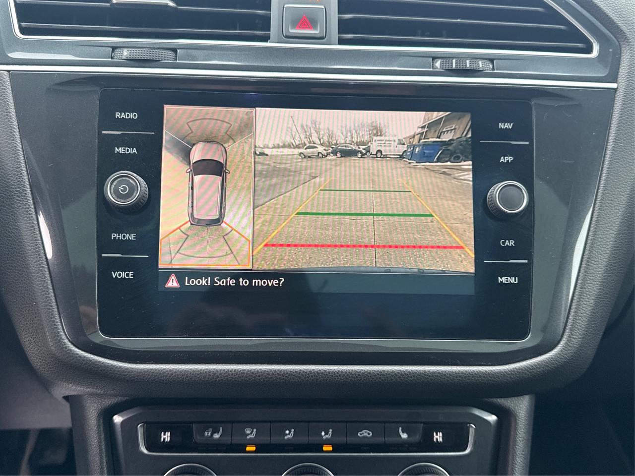 2018 Volkswagen Tiguan 7 PASS SUNROOF  NAV LEATHER WE FINANCE ALL CREDIT! Photo