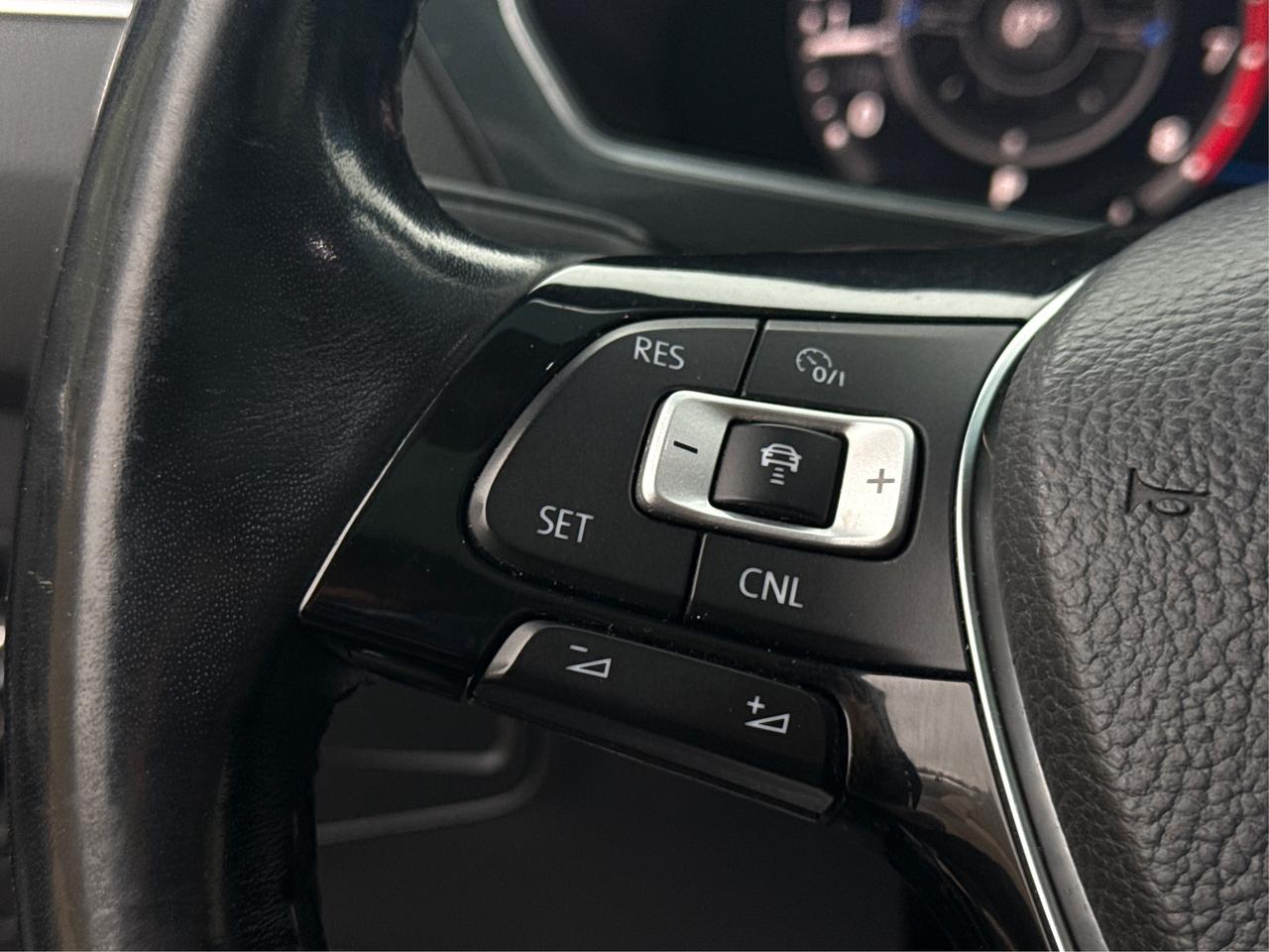 2018 Volkswagen Tiguan 7 PASS SUNROOF  NAV LEATHER WE FINANCE ALL CREDIT! Photo