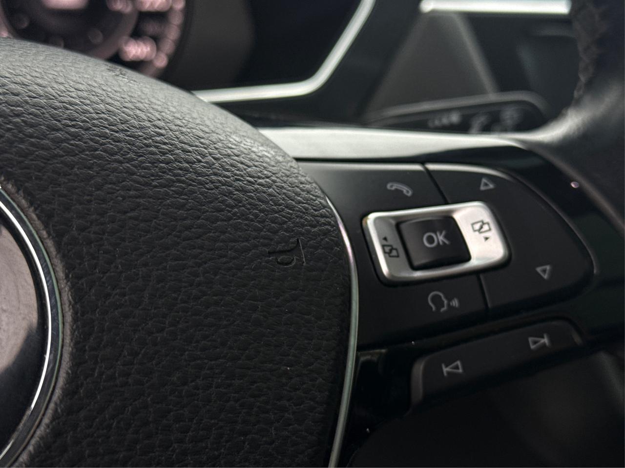 2018 Volkswagen Tiguan 7 PASS SUNROOF  NAV LEATHER WE FINANCE ALL CREDIT! Photo