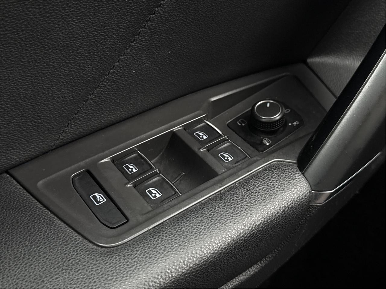 2018 Volkswagen Tiguan 7 PASS SUNROOF  NAV LEATHER WE FINANCE ALL CREDIT! Photo