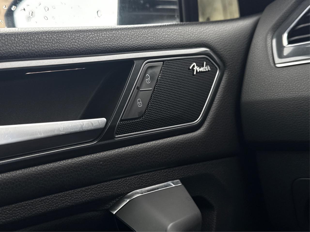 2018 Volkswagen Tiguan 7 PASS SUNROOF  NAV LEATHER WE FINANCE ALL CREDIT! Photo