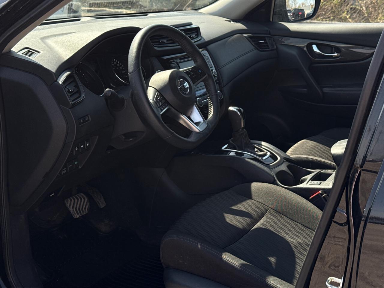 2020 Nissan Rogue AWD ONE OWNER NAV PANO ROOF WE FINANCE ALL CREDIT Photo