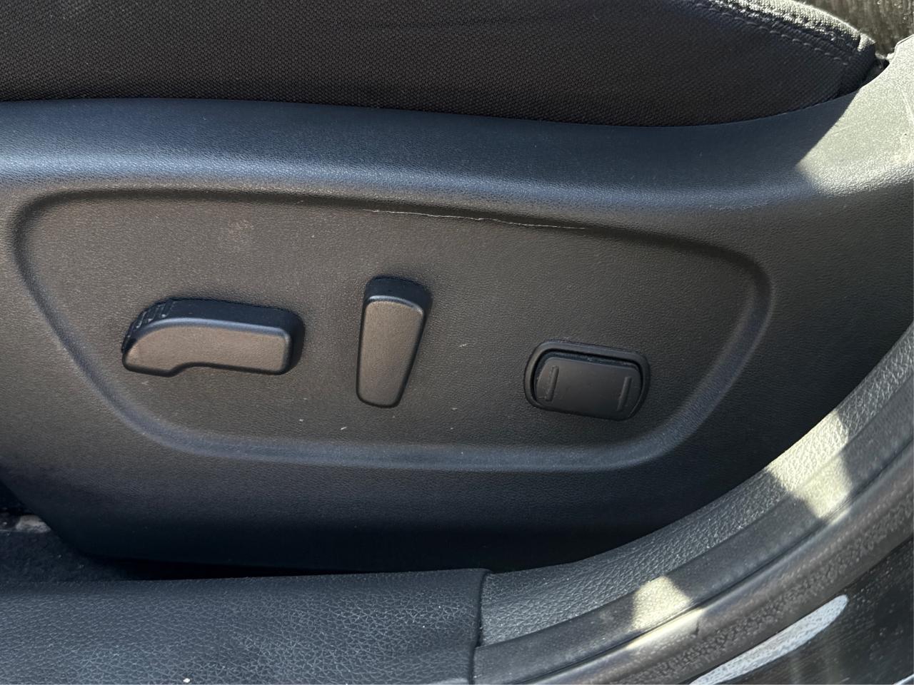 2020 Nissan Rogue AWD ONE OWNER NAV PANO ROOF WE FINANCE ALL CREDIT Photo