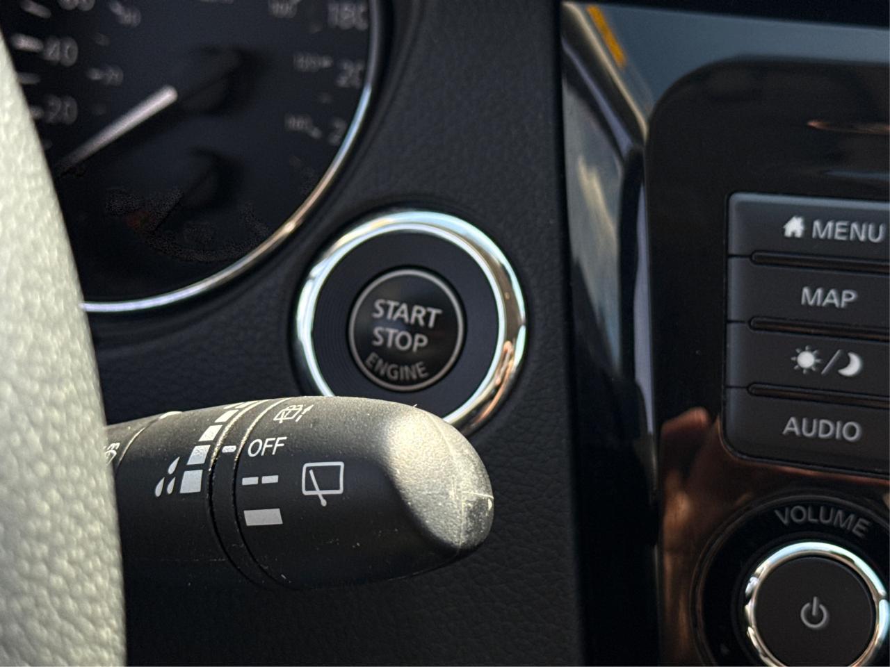 2020 Nissan Rogue AWD ONE OWNER NAV PANO ROOF WE FINANCE ALL CREDIT Photo