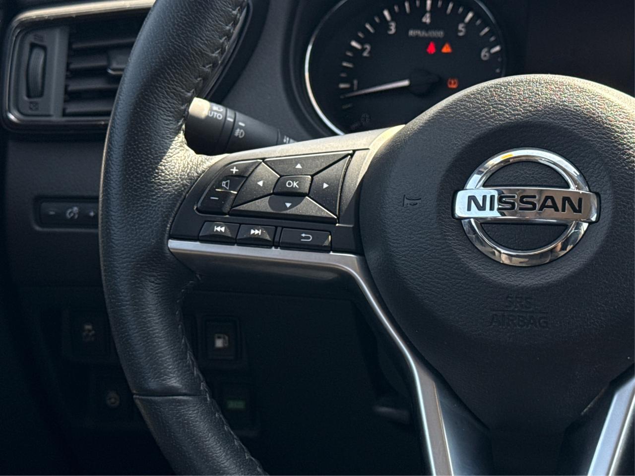 2020 Nissan Rogue AWD ONE OWNER NAV PANO ROOF WE FINANCE ALL CREDIT Photo