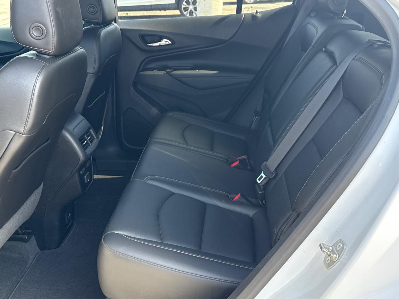 2019 Chevrolet Equinox Premier NAV PANO ROOF LEATHER WE FINANCE ALL CREDT Photo