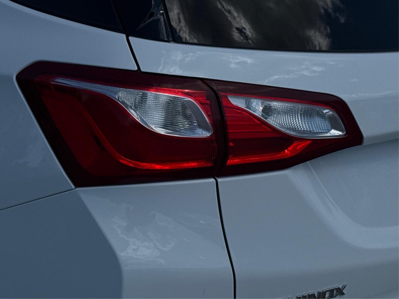 2019 Chevrolet Equinox Premier NAV PANO ROOF LEATHER WE FINANCE ALL CREDT Photo