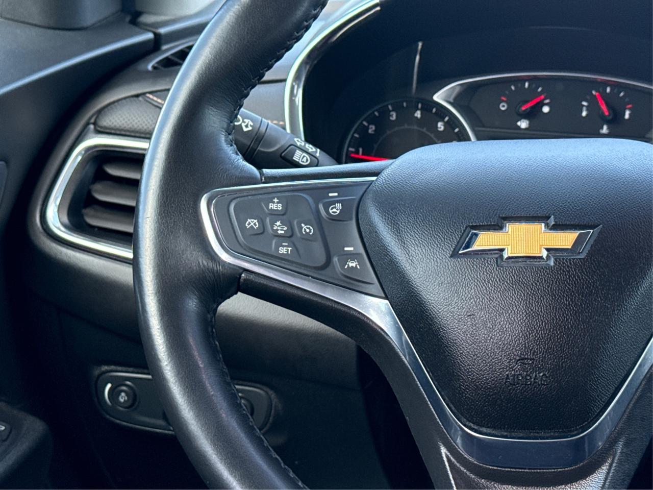 2019 Chevrolet Equinox Premier NAV PANO ROOF LEATHER WE FINANCE ALL CREDT Photo