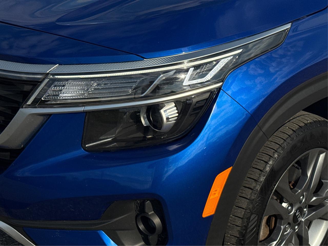 2021 Kia Seltos LEATHER SUNROOF HEATED SEATS WE FINANCE ALL CREDIT Photo