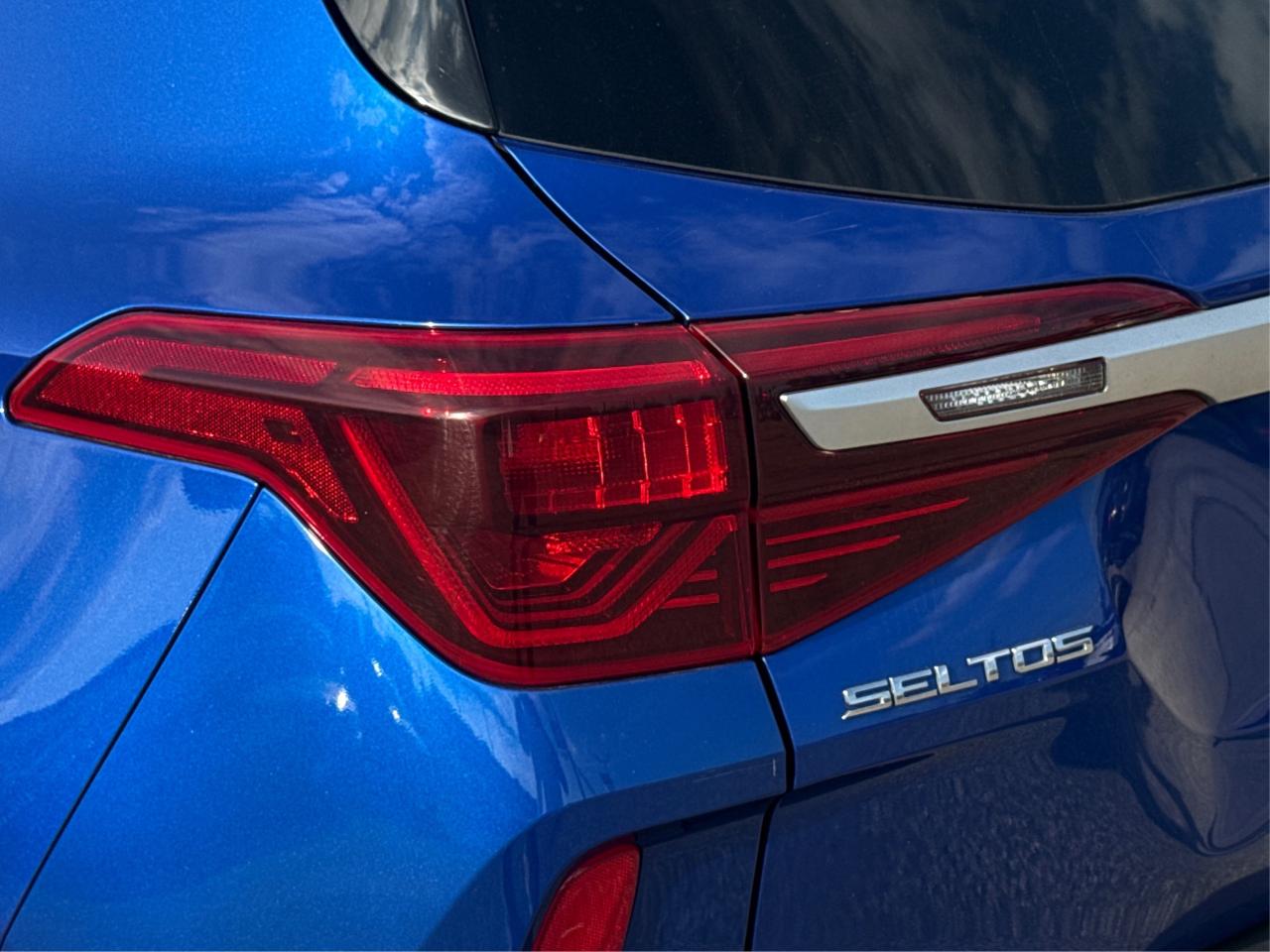 2021 Kia Seltos LEATHER SUNROOF HEATED SEATS WE FINANCE ALL CREDIT Photo