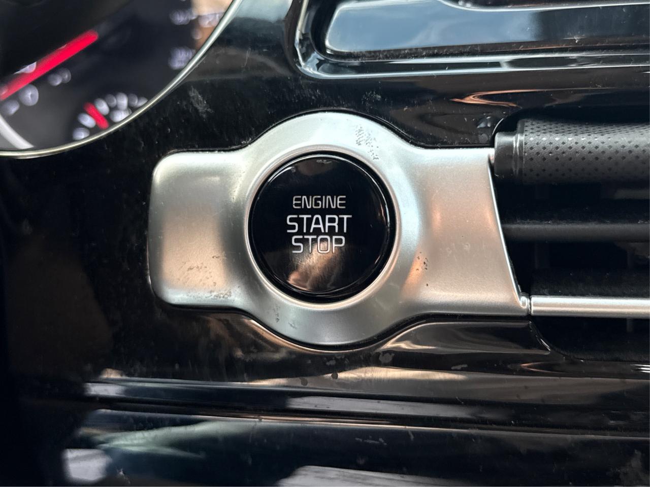 2021 Kia Seltos LEATHER SUNROOF HEATED SEATS WE FINANCE ALL CREDIT Photo