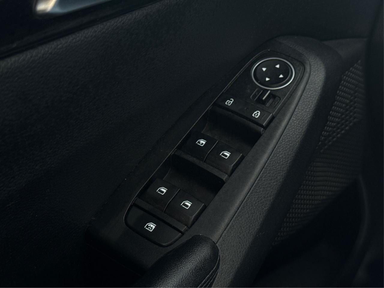 2021 Kia Seltos LEATHER SUNROOF HEATED SEATS WE FINANCE ALL CREDIT Photo