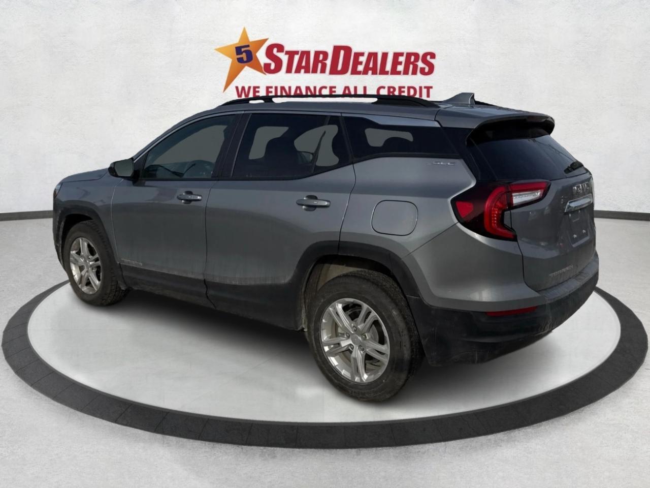 2023 GMC Terrain AWD HEATED SEATS MINT WE FINANCE ALL CREDIT! Photo