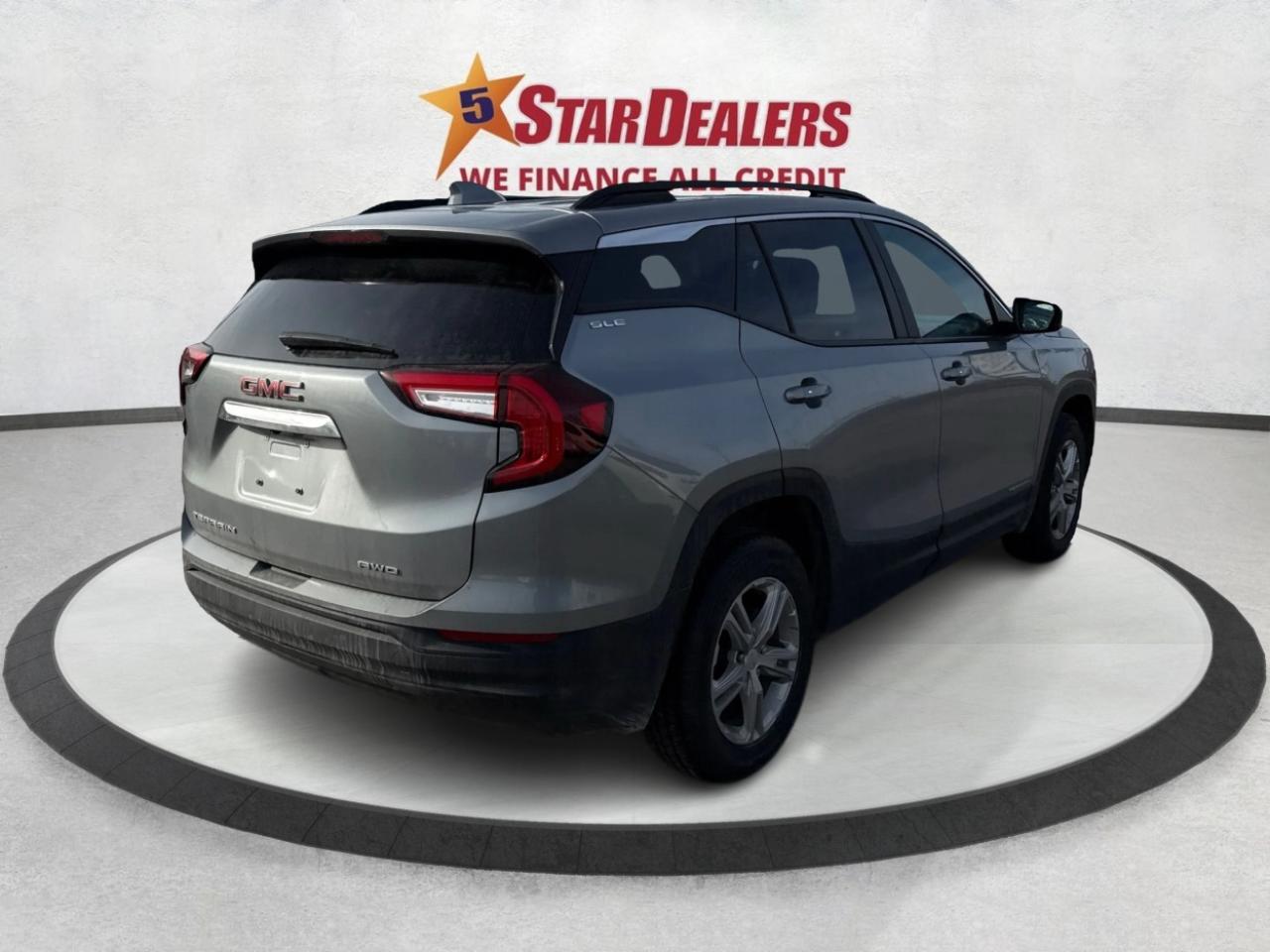 2023 GMC Terrain AWD HEATED SEATS MINT WE FINANCE ALL CREDIT! Photo