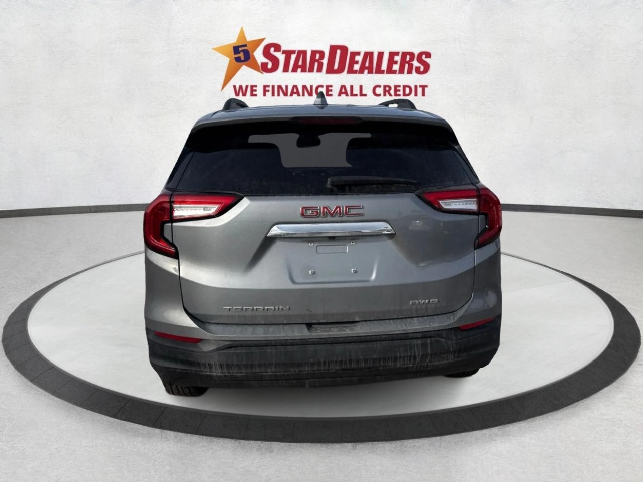 2023 GMC Terrain AWD HEATED SEATS MINT WE FINANCE ALL CREDIT! Photo