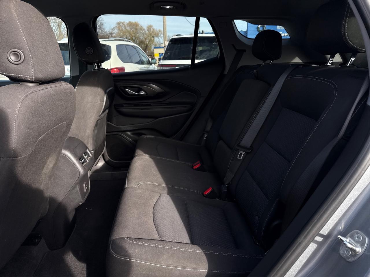 2023 GMC Terrain AWD HEATED SEATS MINT WE FINANCE ALL CREDIT! Photo