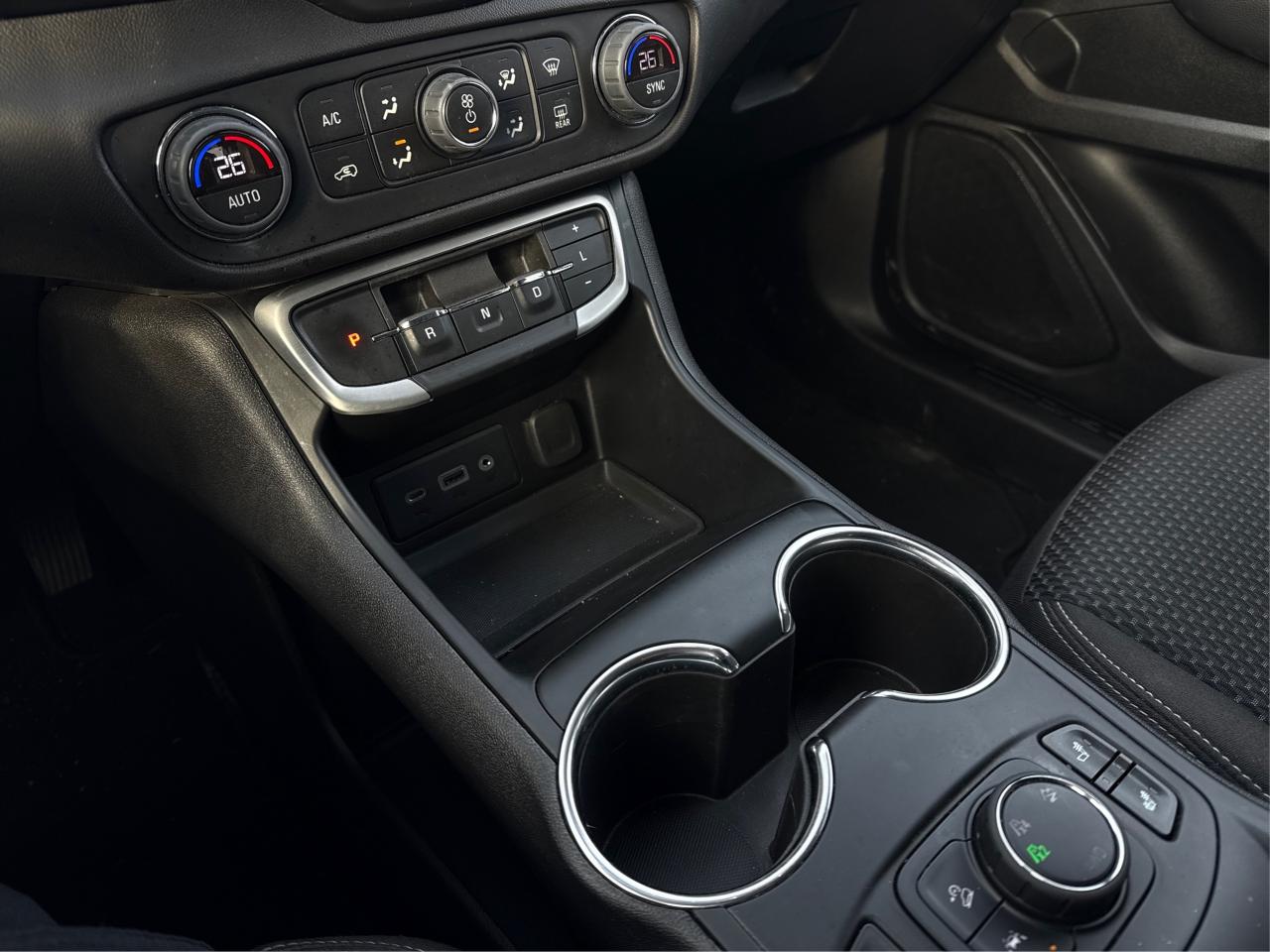 2023 GMC Terrain AWD HEATED SEATS MINT WE FINANCE ALL CREDIT! Photo