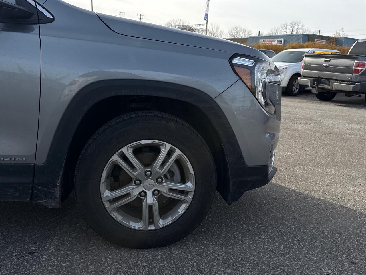 2023 GMC Terrain AWD HEATED SEATS MINT WE FINANCE ALL CREDIT! Photo