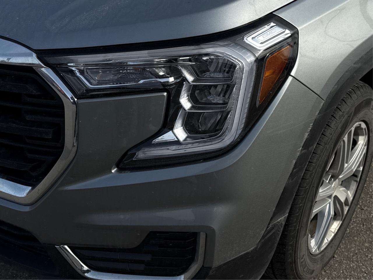 2023 GMC Terrain AWD HEATED SEATS MINT WE FINANCE ALL CREDIT! Photo