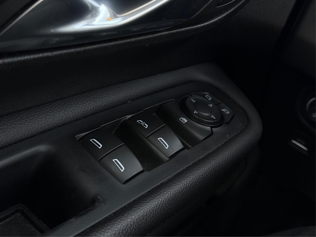 2023 GMC Terrain AWD HEATED SEATS MINT WE FINANCE ALL CREDIT! Photo