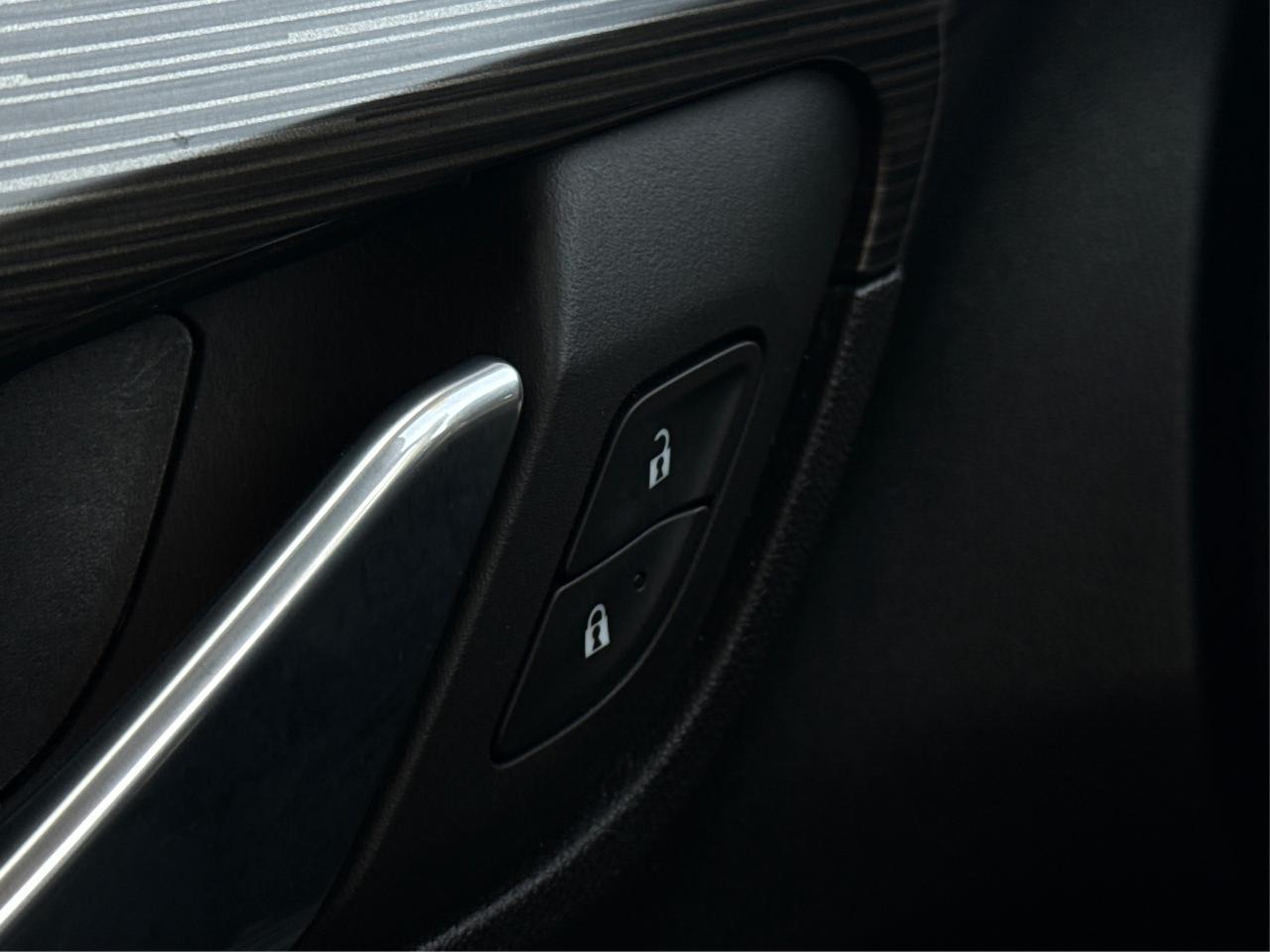 2023 GMC Terrain AWD HEATED SEATS MINT WE FINANCE ALL CREDIT! Photo