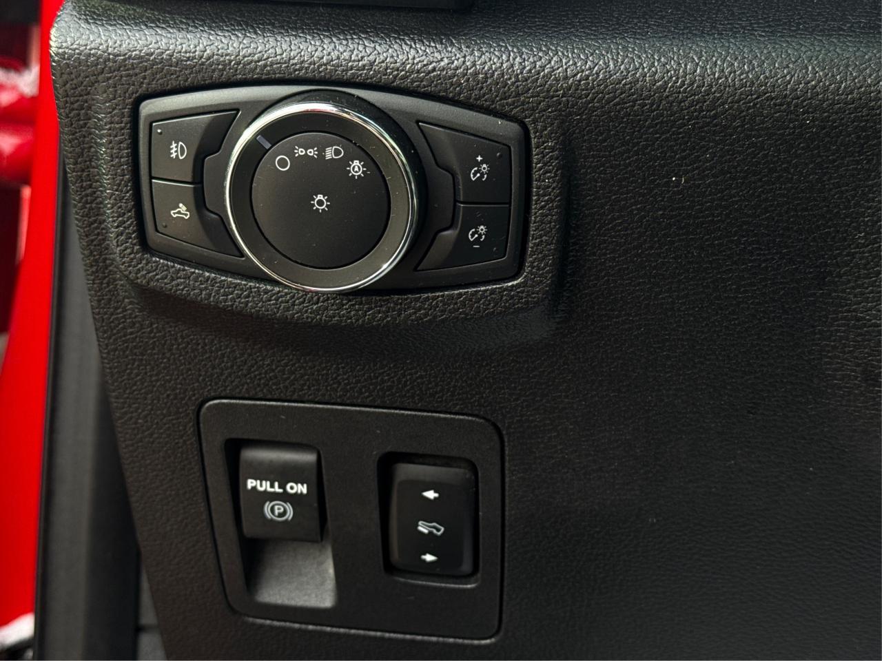 2020 Ford F-150 NAV HEATED SEATS REAR CAM WE FINANCE ALL CREDIT! Photo