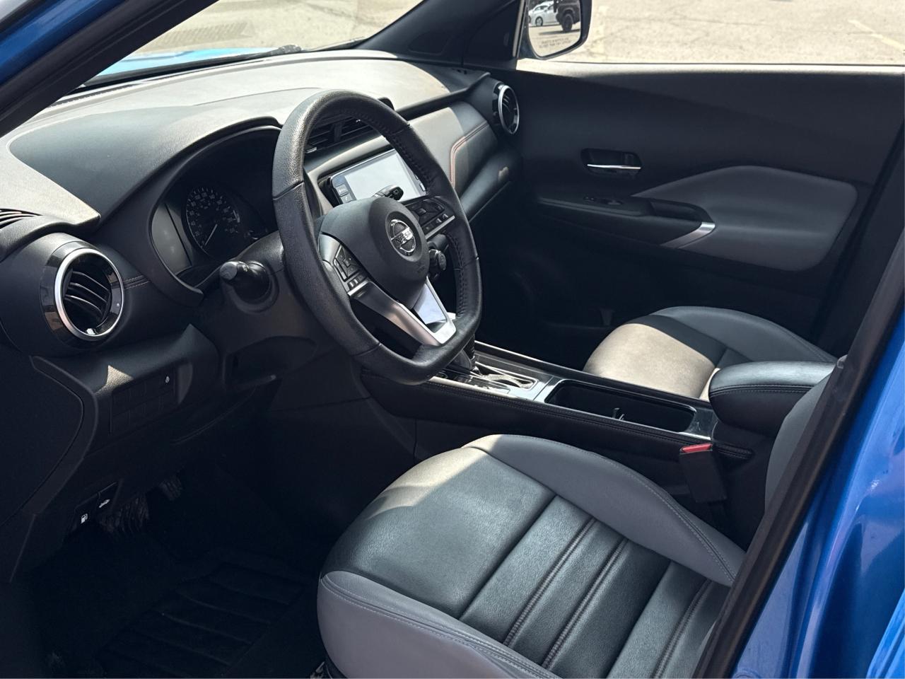 2021 Nissan Kicks SR LOW KM MINT! MUST SEE WE FINANCE ALL CREDIT Photo